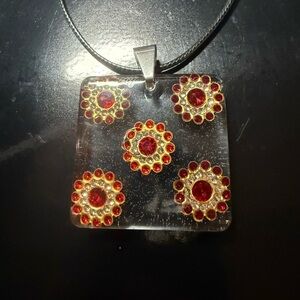 Elegant Red and Gold Pendant Necklace